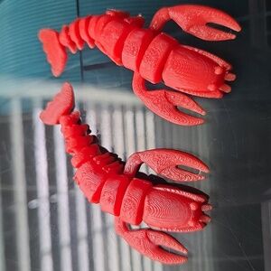 Set of 2 Small Or 1 Large Articulated Lobsters